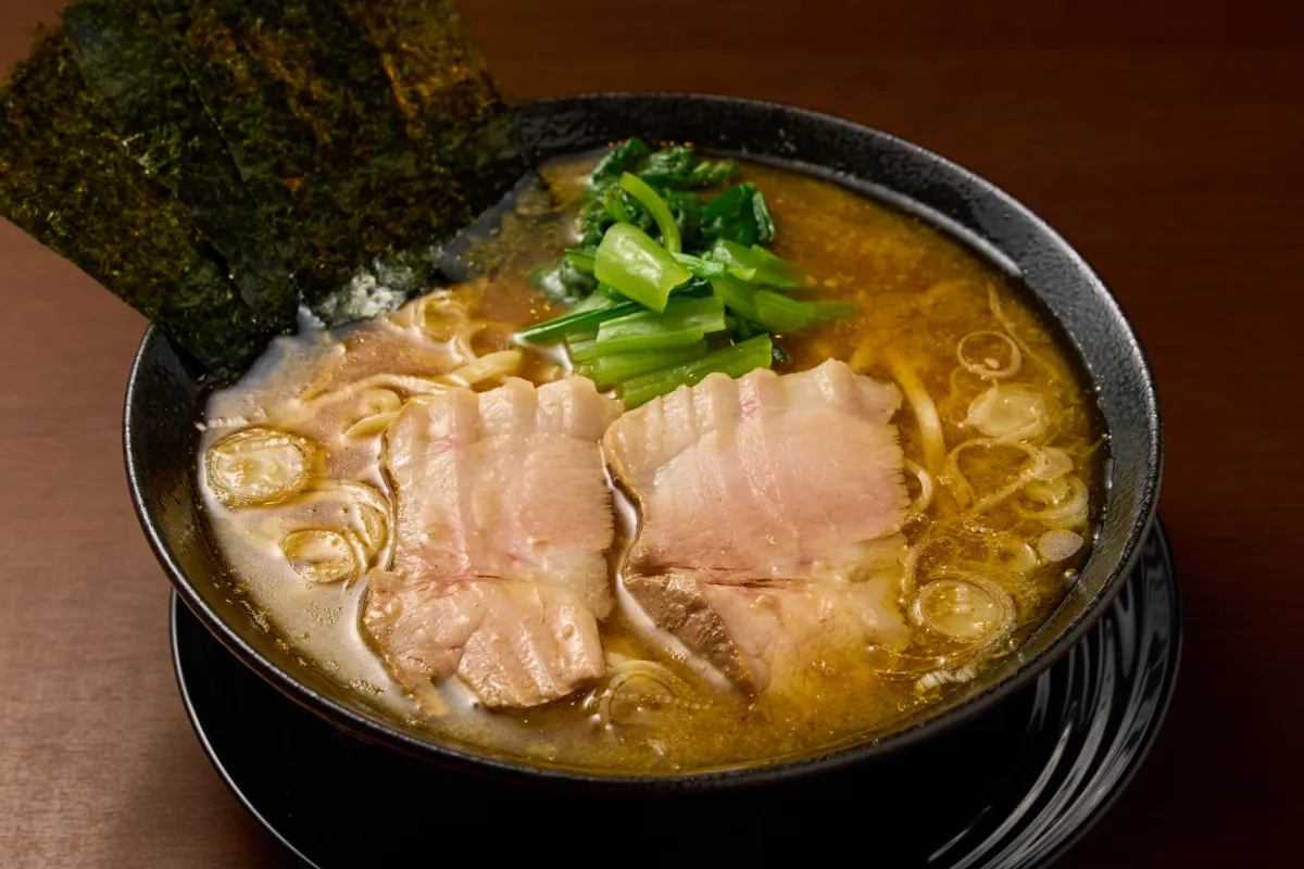 麺とスープが織りなす、 豊かな味わい。